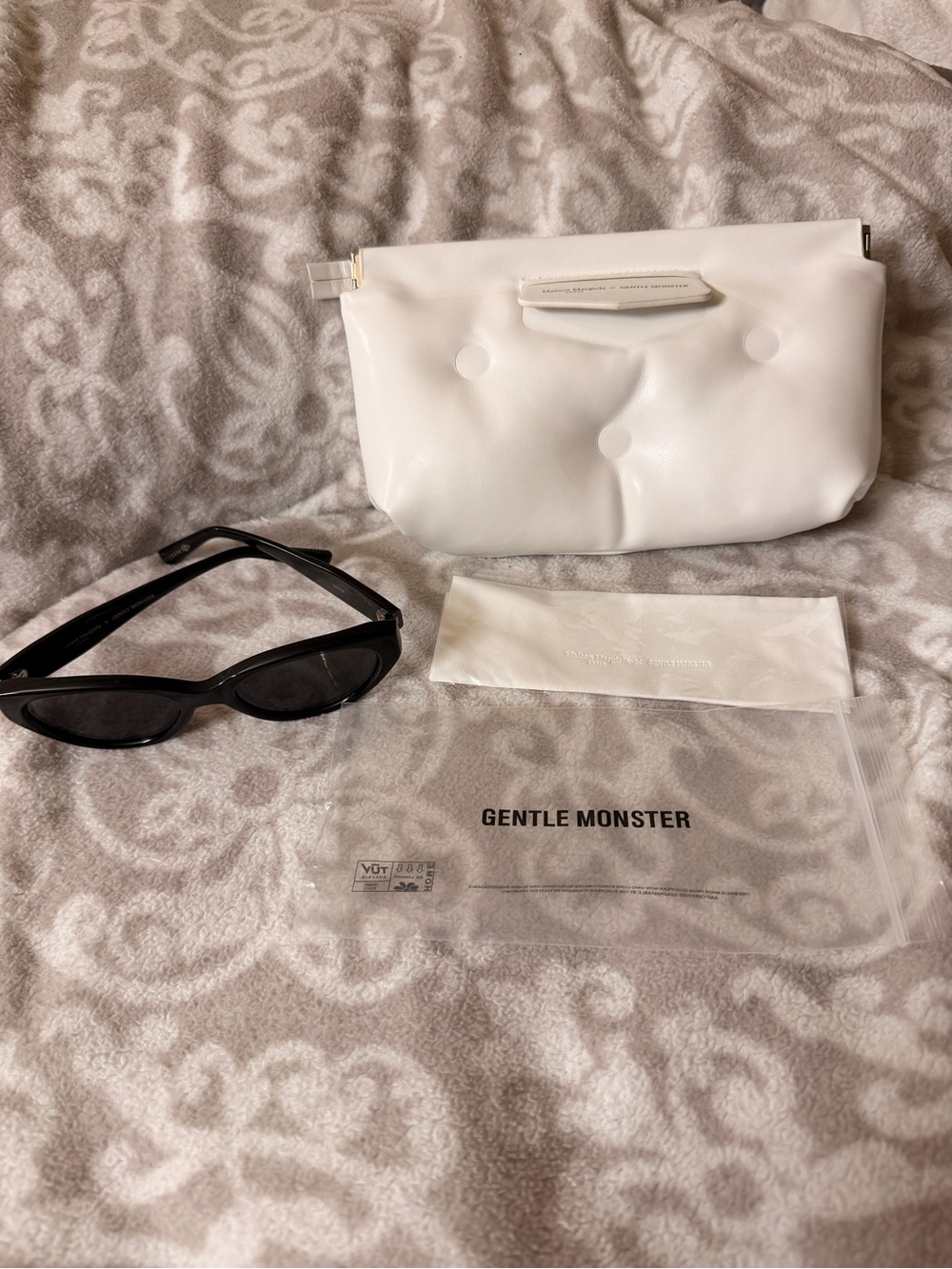 GENTLE MONSTER Black Slim Cat-Eye Sunglasses with White Pouch